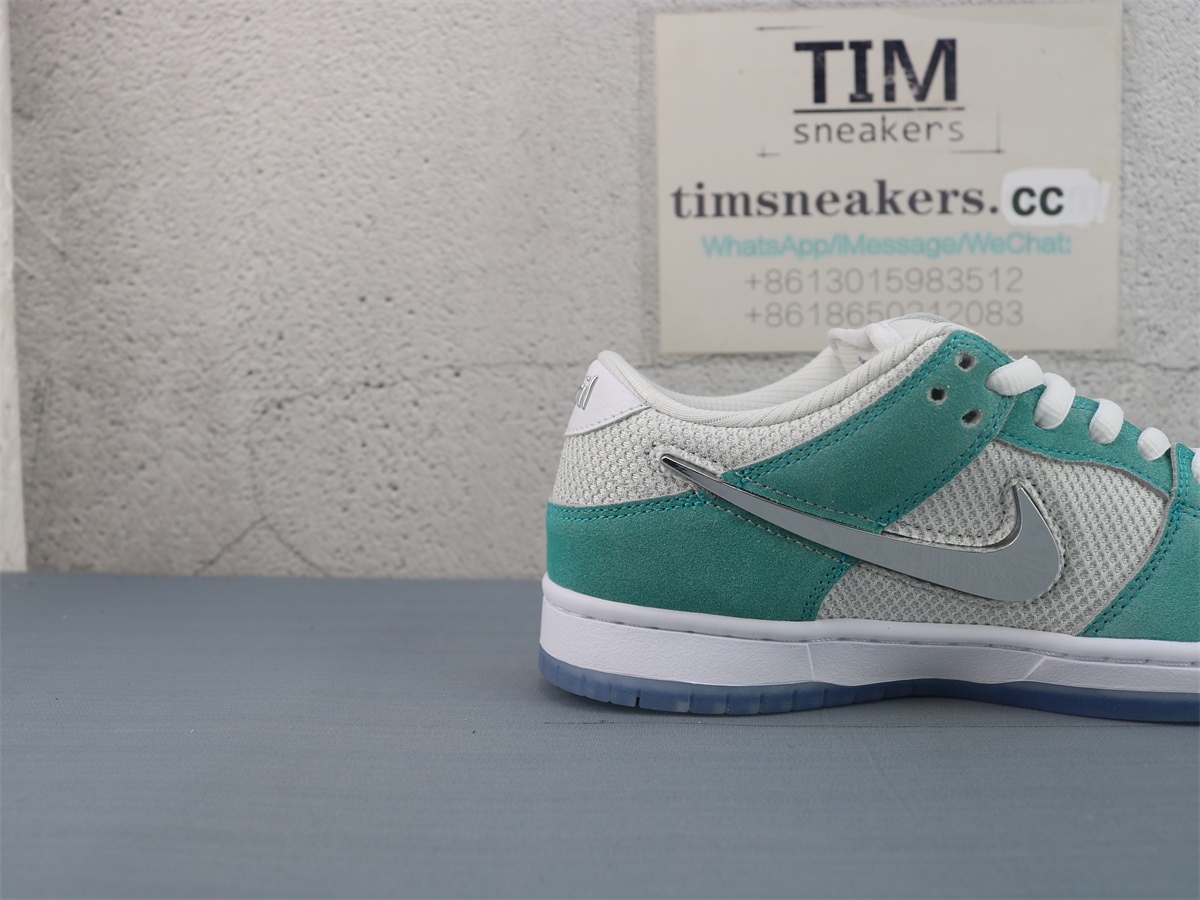 M Batch April Skateboards x Nike SB Dunk Low Pro QS FD2562-400